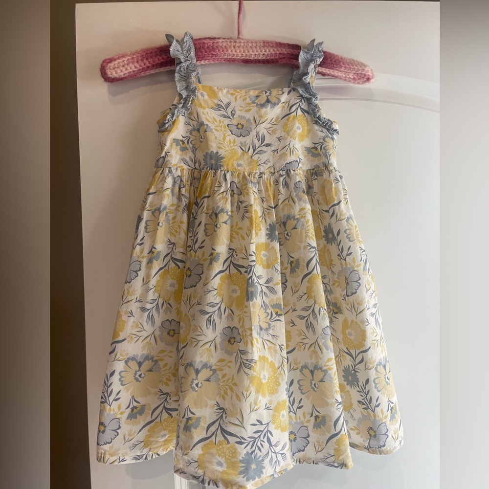 5t Tahari sundress . Fully lined. Matching boys outfit available.